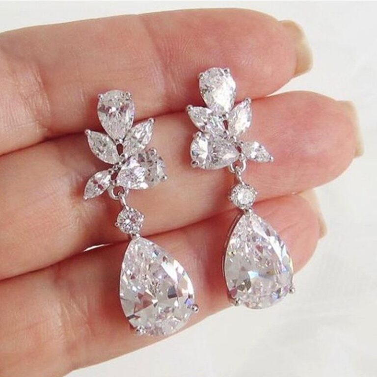 Brincos de zircônia em gota para as madrinhas