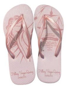 Chinelos personalizados para os convidados