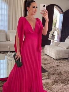 Vestido longo plissado com decote V