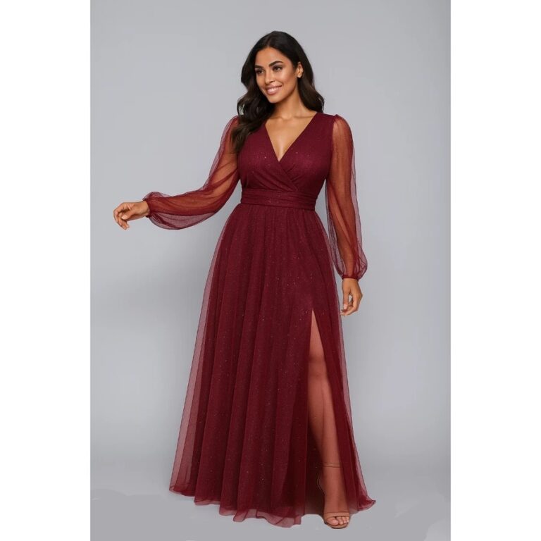Vestido de tule com brilho e fenda