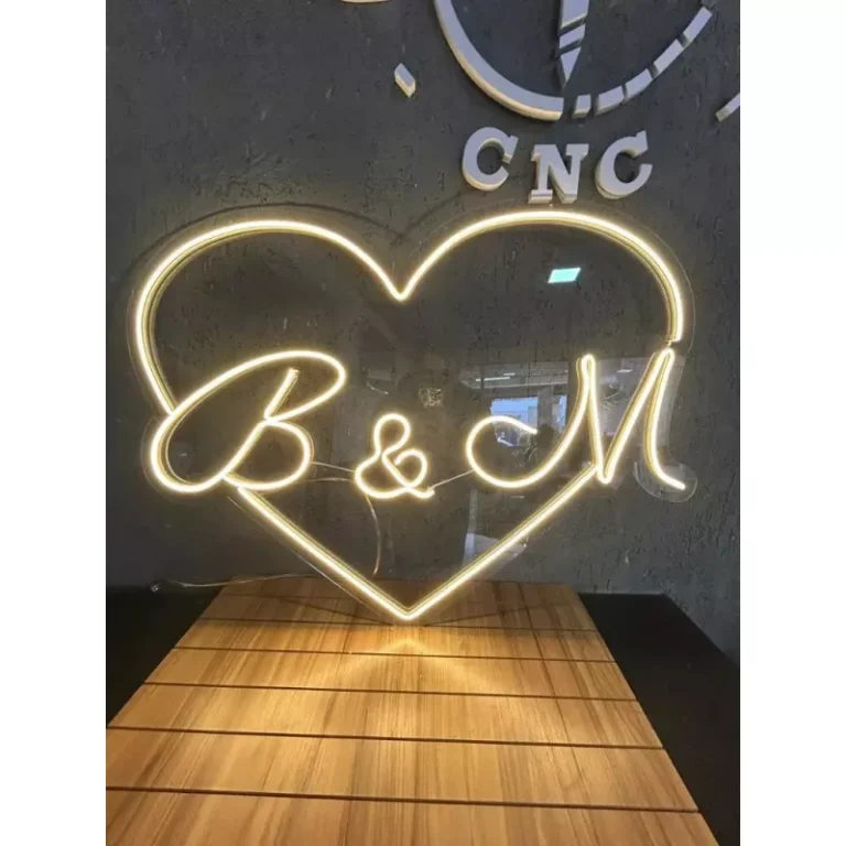 Luminária de neon personalizada