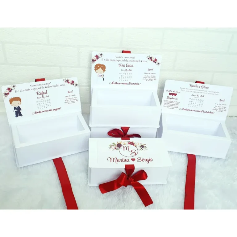 Kit com dez caixas personalizadas para padrinhos